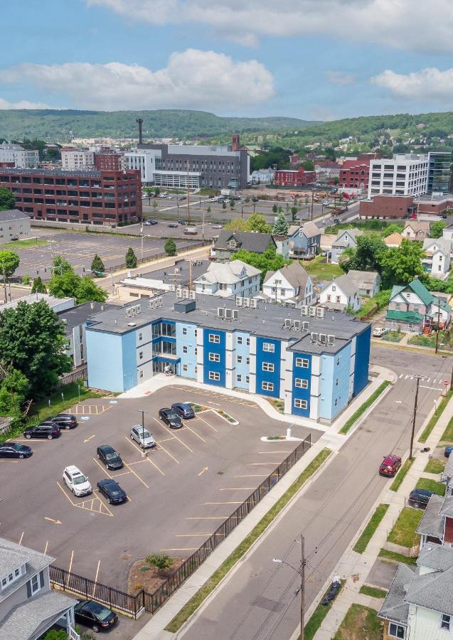 Grand Monarch! Best For Extended Stays! Johnson City Экстерьер фото